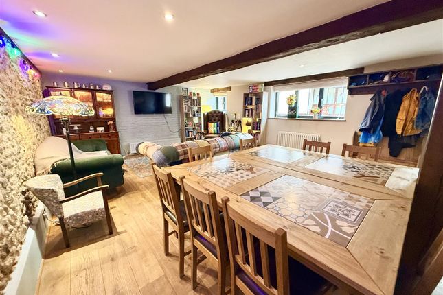 13, Chandlers Hill, Wymondham photo 2