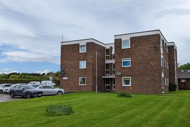 Thumbnail Flat for sale in Crest Court, Hereford