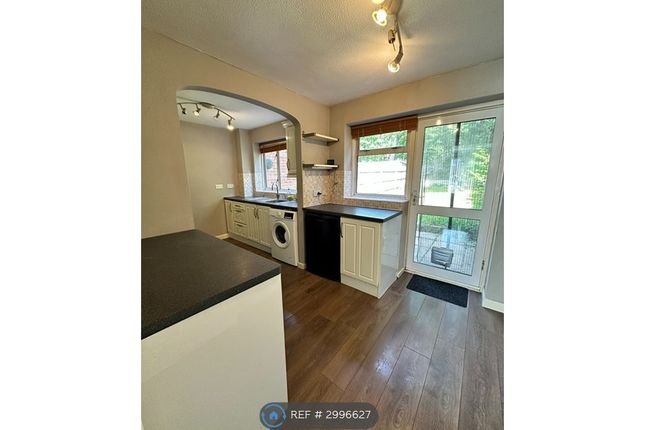 Lynwood Drive, Mytchett, Camberley photo 5