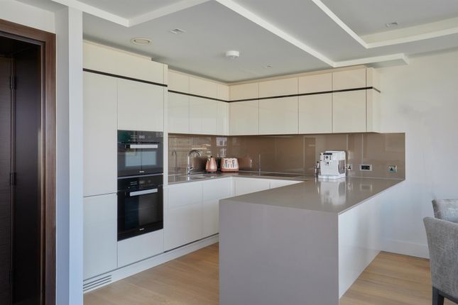 Apartment 51, The Corniche, 23 Albert Embankment, London photo 4