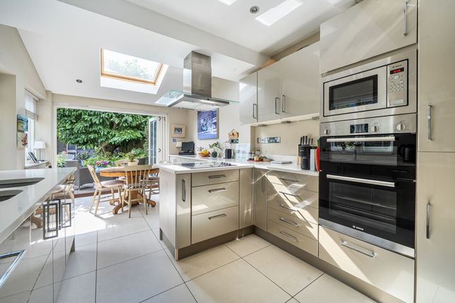 33 St. Pauls Road, Chichester photo 3