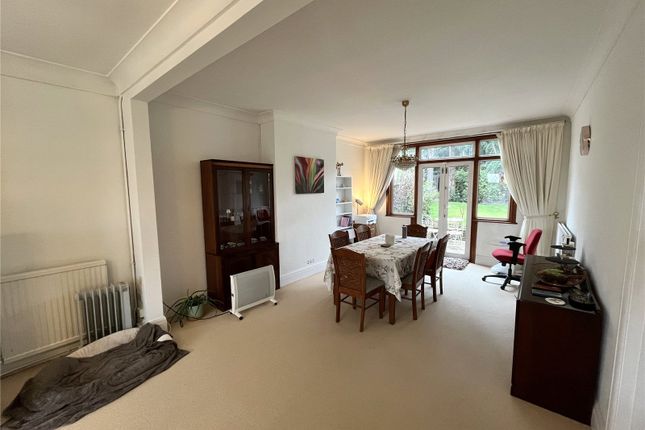 44, Mount Avenue, London photo 3