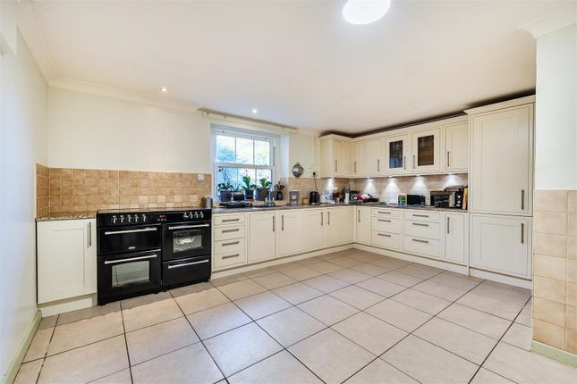 Easthams Gate Farm, Yeovil Road, Crewkerne photo 3