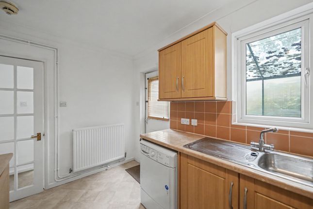 63, Wokingham photo 5