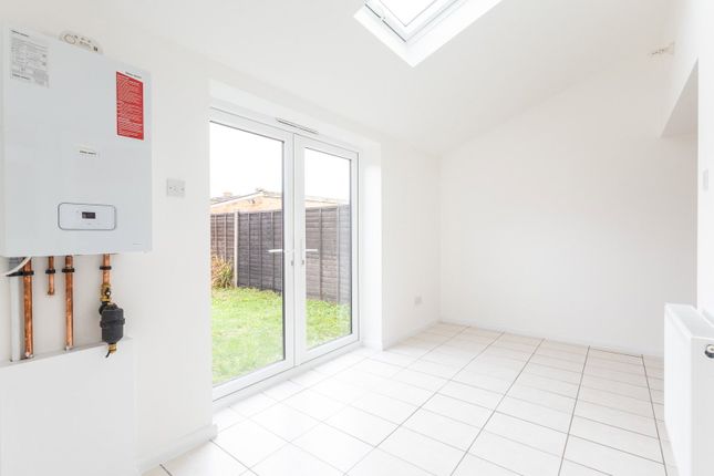 Egmont Road, Walton-on-thames photo 4