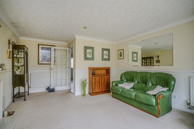 10, Hillfield Road, Hemel Hempstead photo 4