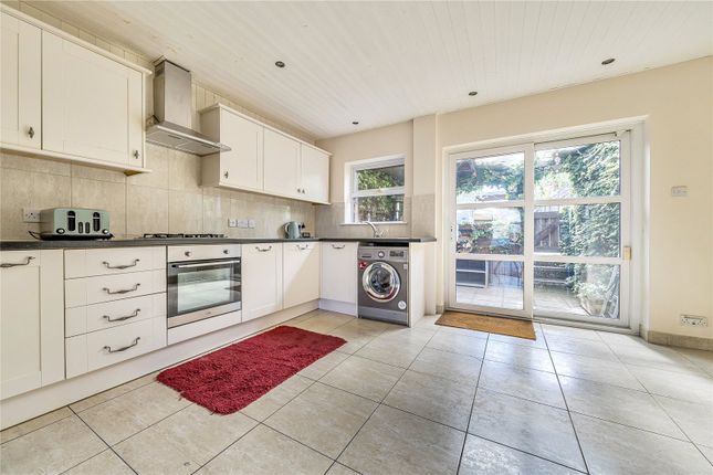 230, Oakleigh Road North, London photo 3