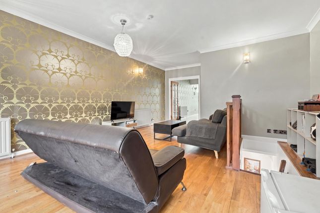 2a Woodstock Road, London photo 4