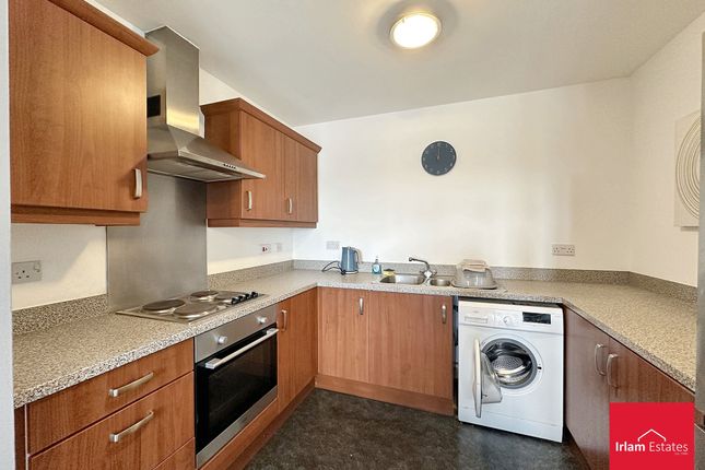 Apt 19, The Locks, Manchester photo 4