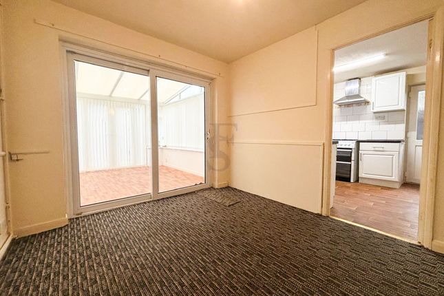 8 Somerfield Walk, Leicester photo 4