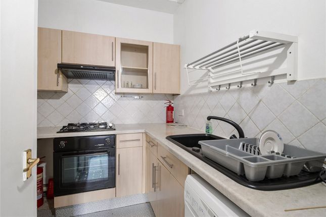 Flat 1, 135 Rosemount Place, Aberdeen, AB25 2YH photo 4