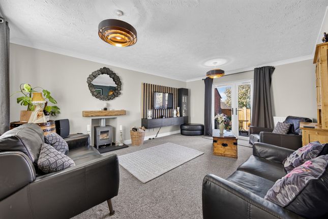 Manor Court, Middleton photo 4