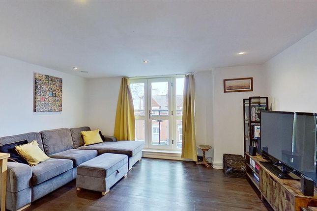 2-bed flat on Flat 3, 134, Garratt Lane, London, £400,000