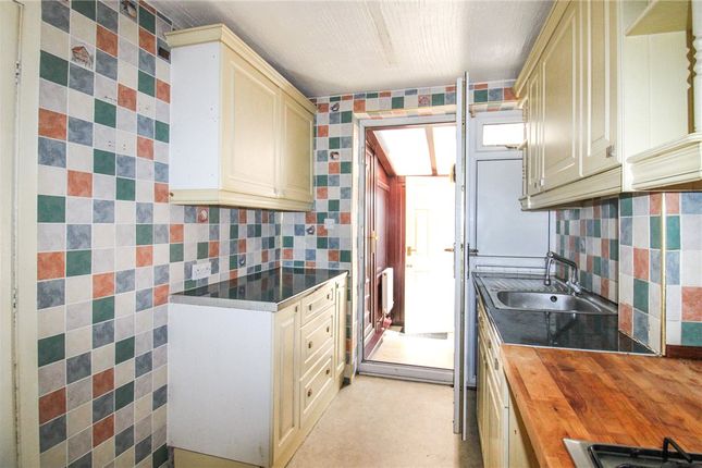 33, Apperley Road, West Yorkshire photo 4