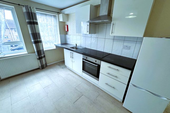 1-bed flat on Peartree Close, South Ockendon, £1,300/mo