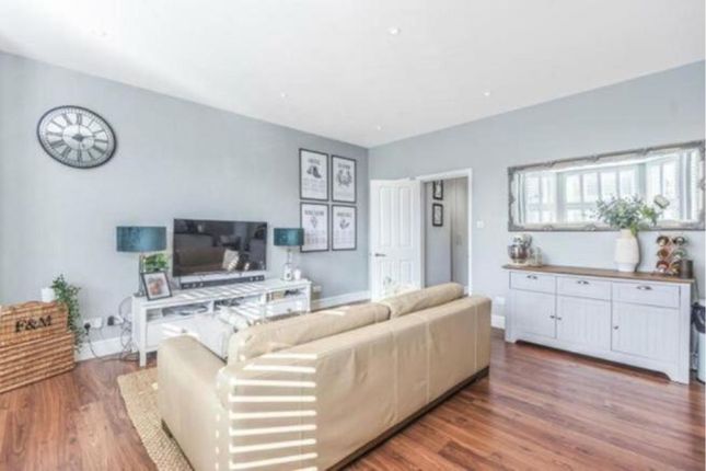 Flat for sale in Anerley Park, Crystal Palace