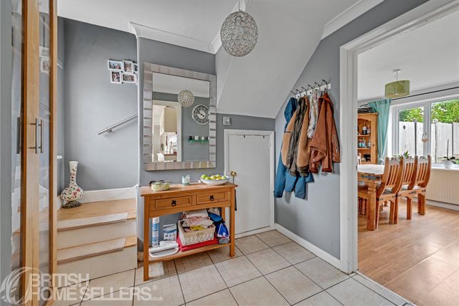 25, Stanelow Crescent, Ware photo 4