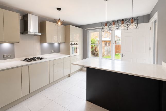 2, Simmons Drive, Dagenham photo 3