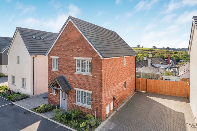 3-bed detached on 8, Barn Lane, Newton Abbot, £360,000
