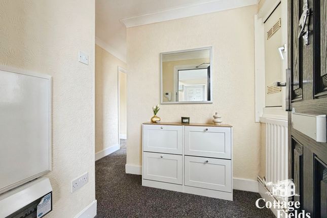 72 Cotlandswick, St. Albans photo 2
