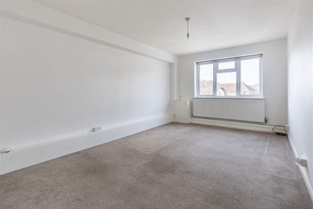 14a, Forest Drive, Theydon Bois photo 4