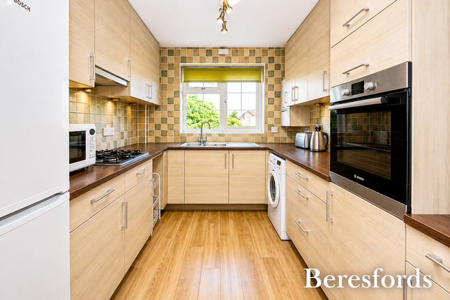 12 Hurstwood Court, 15, Hall Lane, Upminster photo 4