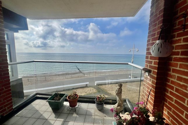 52, Rock Gardens, Bognor Regis photo 2