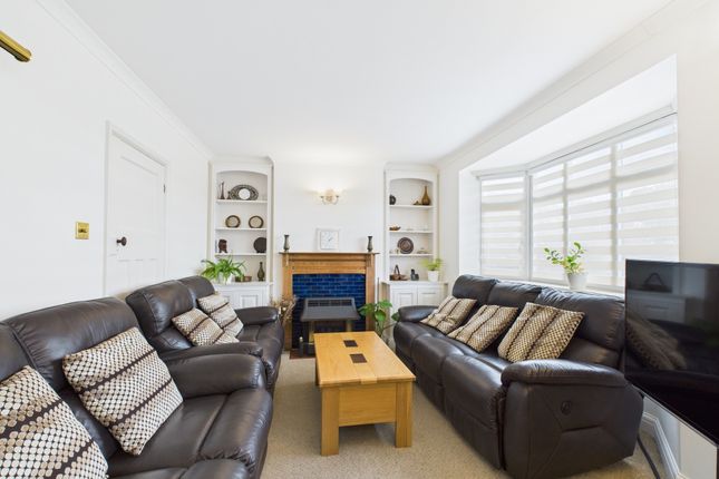 1, Philip Road, Buckinghamshire photo 2