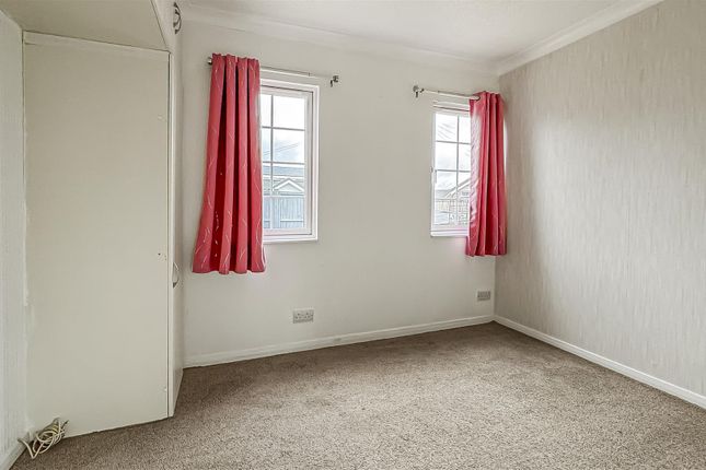 26 Castle Farm, Leigh Square, Windsor photo 3