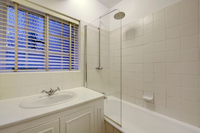 Pelham Court, Fulham Road, London photo 4