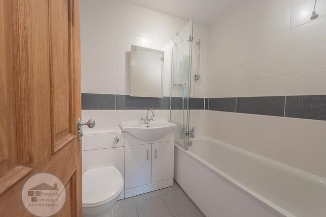 Flat for sale in Mahon Court, Moodiesburn, Glasgow