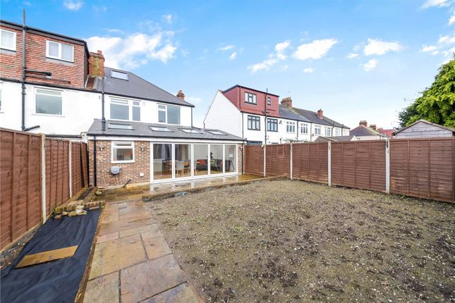 20 Godalming Avenue, Wallington photo 4