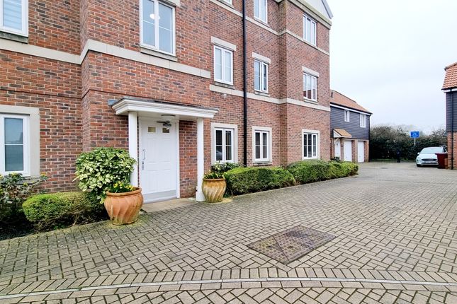 Thumbnail Flat to rent in Whyke Marsh, Chichester