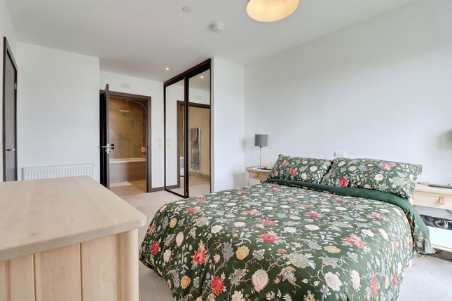Flat Flat 141, 27, Victoria Avenue, Southend-on-sea photo 3