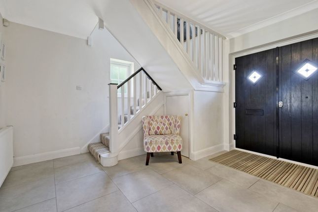 14, Chalklands, Chelmsford photo 4