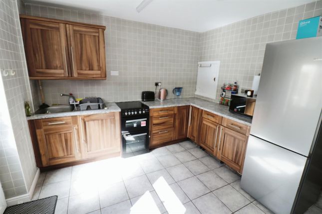 Detached house for sale in Coleshill Road, Hartshill, Nuneaton