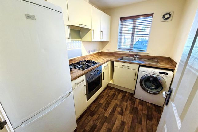 31, Willow Gardens, Selby photo 3