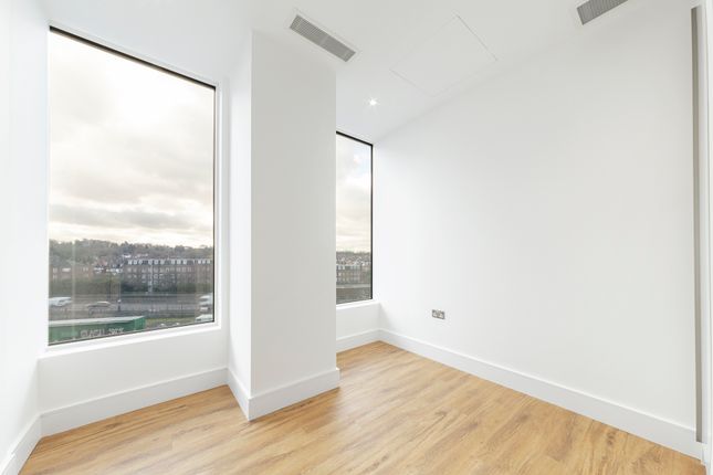 Flat to rent in Westgate House, West Gate, London