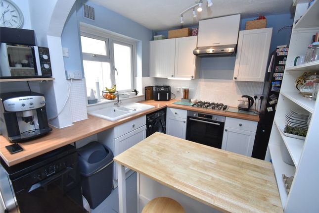 12, Fareham Way, Dunstable photo 4
