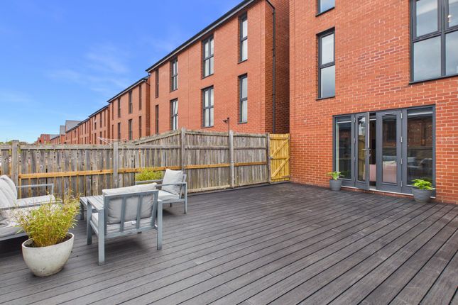 52 William Wailes Walk, Gateshead photo 4