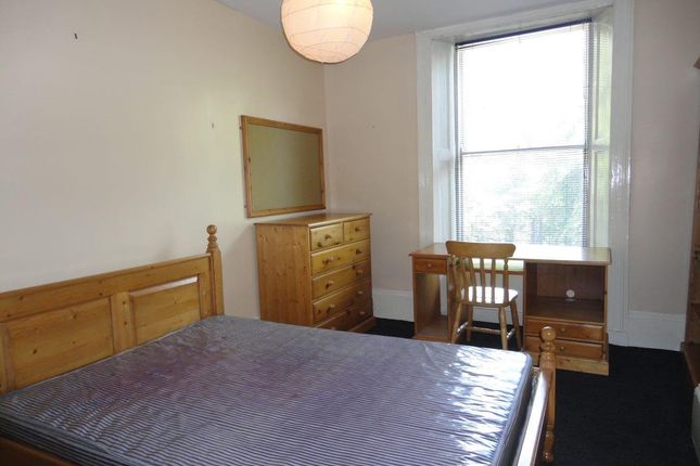 North Terrace, Newcastle Upon Tyne photo 3
