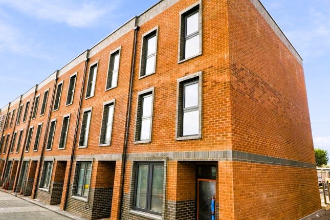 Plot 8 Harrington Place Aycliffe Road, Borehamwood photo 3