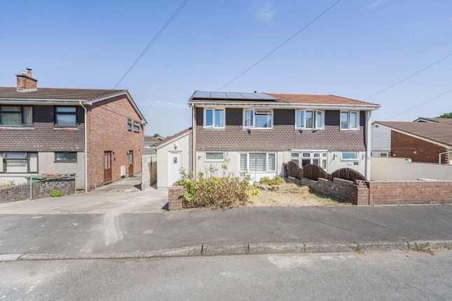 13, Oaks End Close, Hengoed photo 2