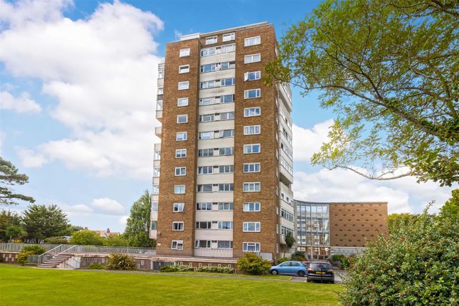 Flat to rent in Manor Lea, Boundary Road, Worthing