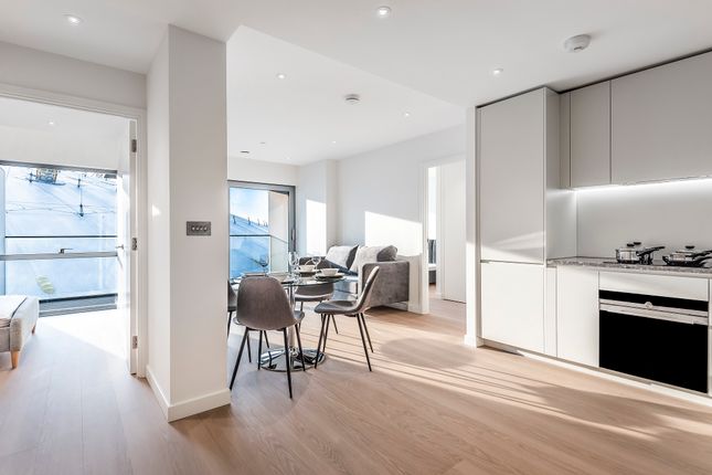 1 UPPER RIVERSIDE, Cutter Lane, London photo 4