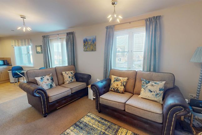 4, Juniper Court, Halifax photo 2