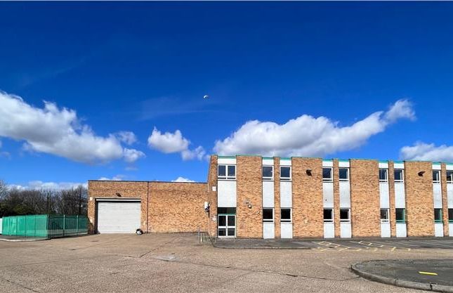 Thumbnail Industrial to let in 6 Trident Way, International Trading Estate, Southall, Greater London