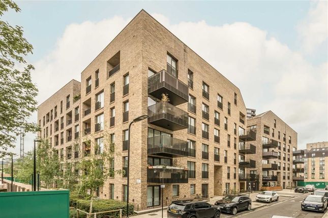 Flat to rent in Branch, Colville Estate, London