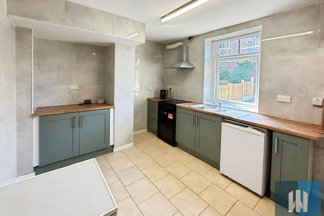 14, Moss Street, Huddersfield photo 3