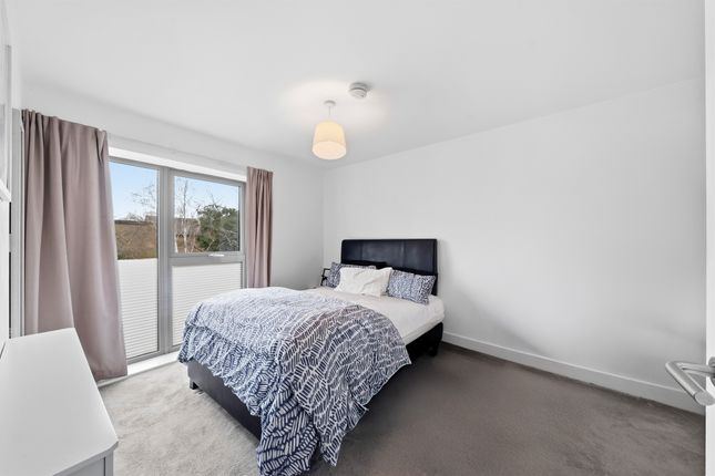 Flat 22, Green Side Views, 38, Mill Green Road, Mitcham photo 4